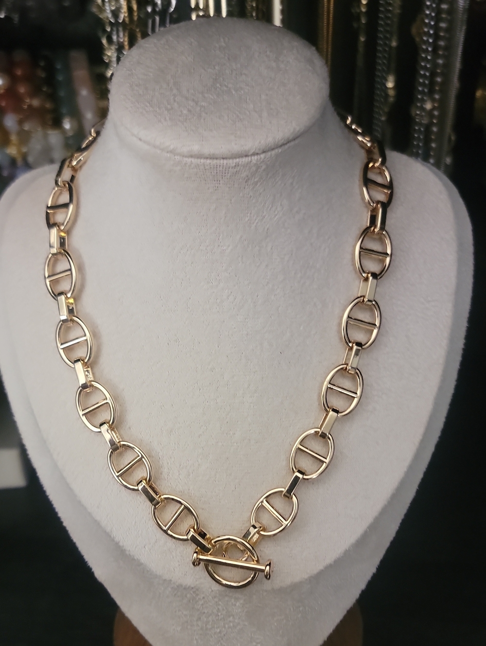 Classic Gold Link Toggle Necklace - Women's Jewelry